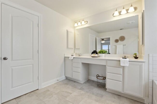 Building Photo - 1429 Freer Cove