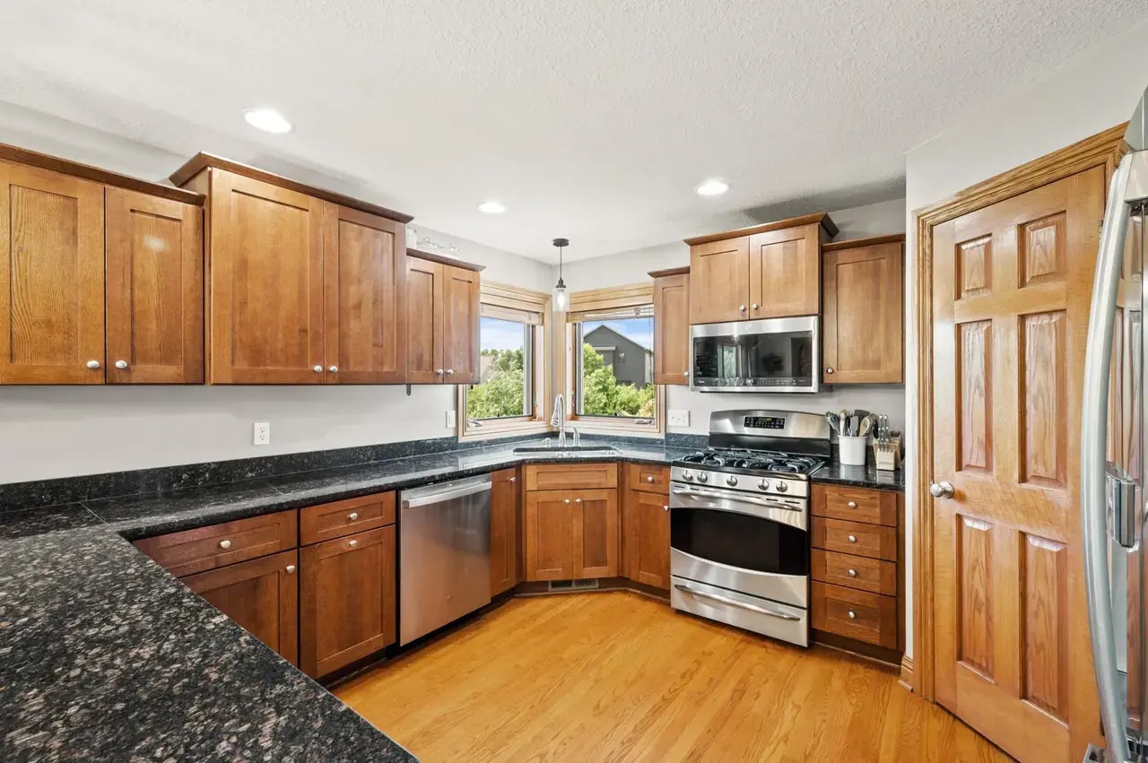 Building Photo - 5265 Fenson Ct N