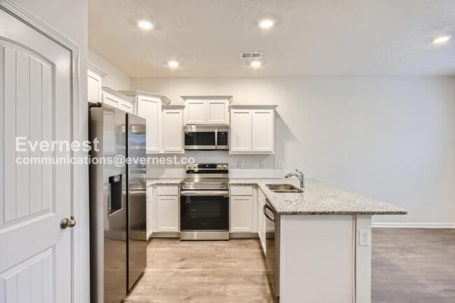 Building Photo - 305 Raines Ct