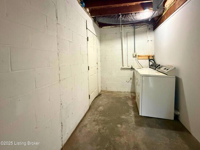Building Photo - 13714 S Blakely Ln