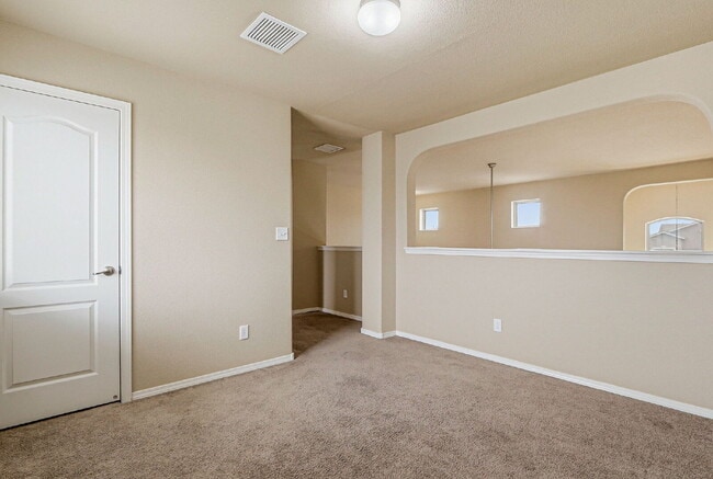 Building Photo - 2-story 3 bed 2.5 bath with loft home in Northeast El Paso