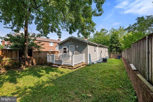 Building Photo - 109 E Reed Ave
