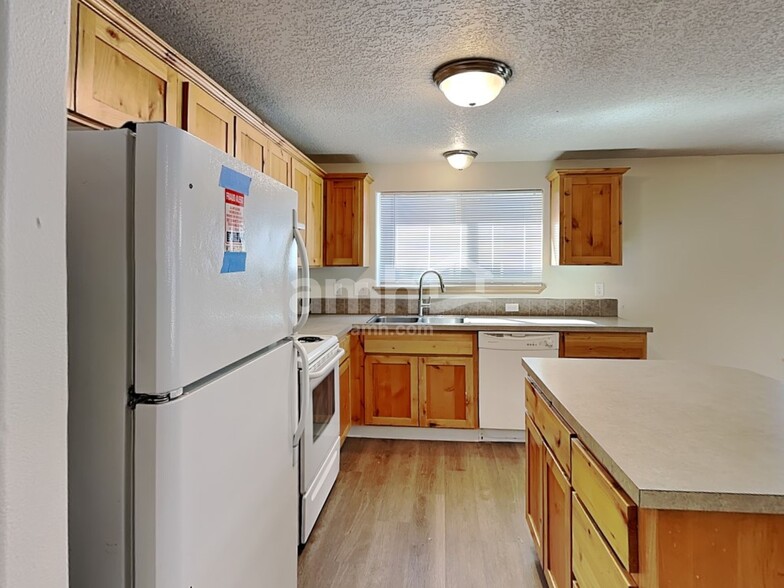 Building Photo - 475 Donna Dr