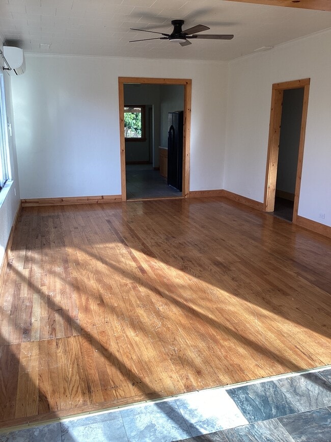 Building Photo - 442 NE 1st St