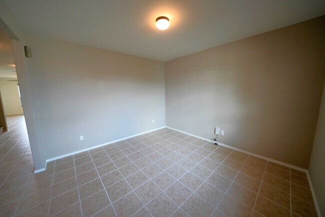 Building Photo - 3730 Acorn Pl