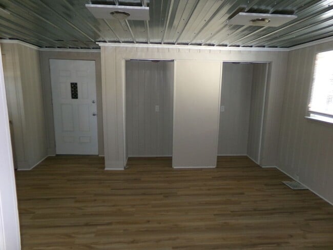 Building Photo - Walkertown Location