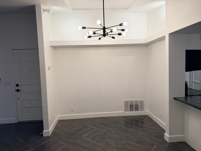 Dining Room - 3031 N Civic Center Plz