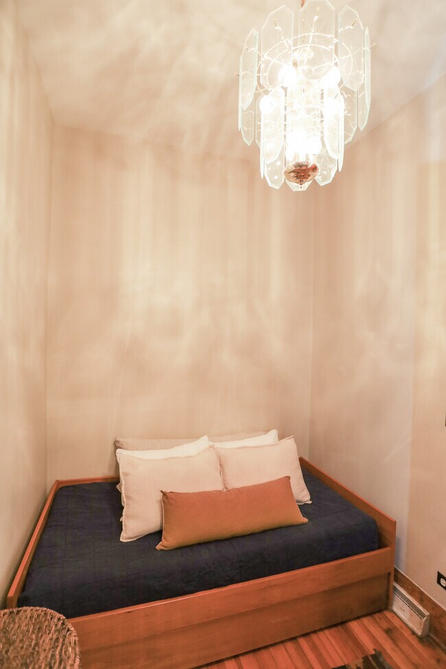 Bedroom #2 - 1125 N Damen Ave