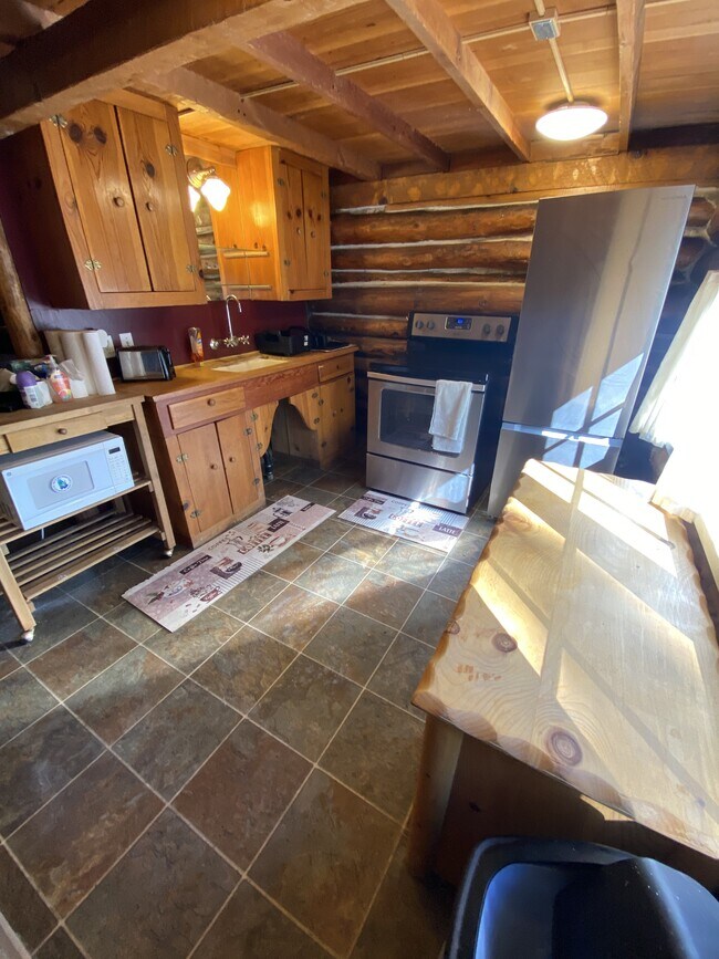 Building Photo - 3679 Alder Ave