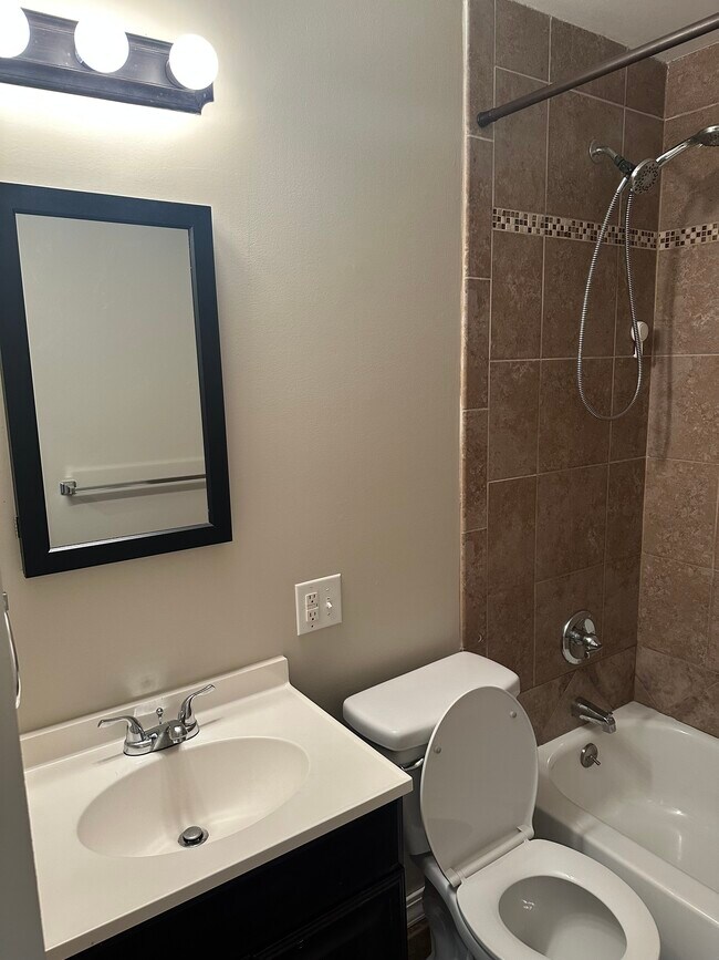 Building Photo - 4005 N Jackson Ave