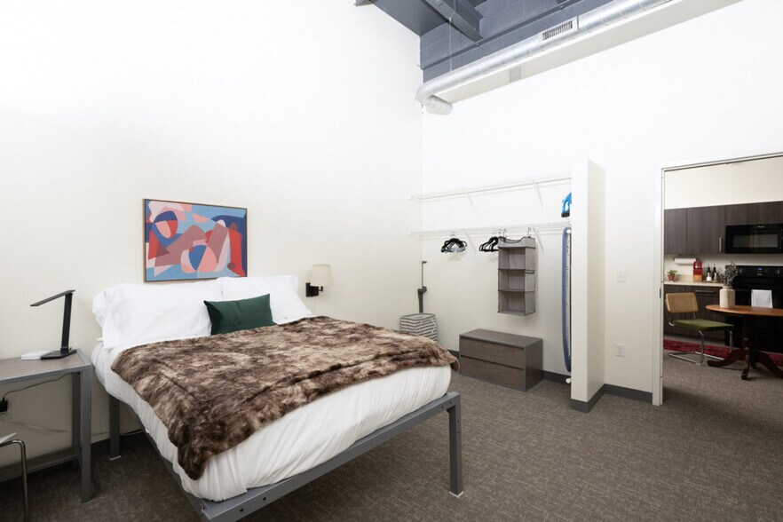 Building Photo - 1125 N 9th St