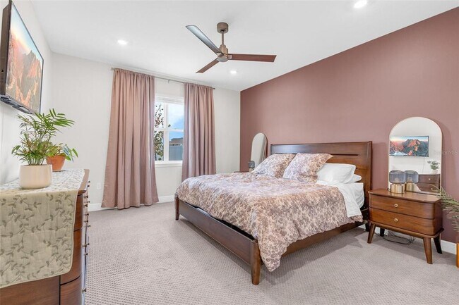 Building Photo - 2019 Sunshine Peak Dr