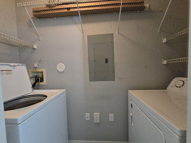 Building Photo - 504 Belmont Pl