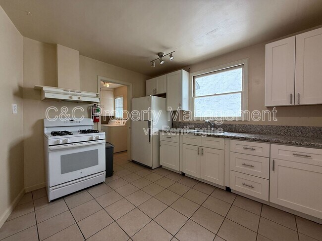 Building Photo - 611 Soquel Ave