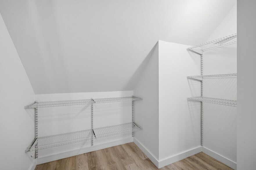 Building Photo - 7314 N Crawford Ave