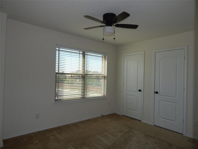 Building Photo - 358 Alamosa Dr