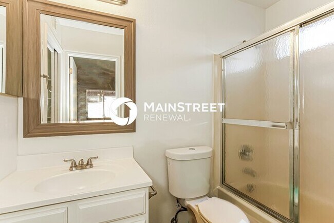Building Photo - 3 Bedroom Pet-Friendly Home in Phoenix, AZ with Main Street Renewal