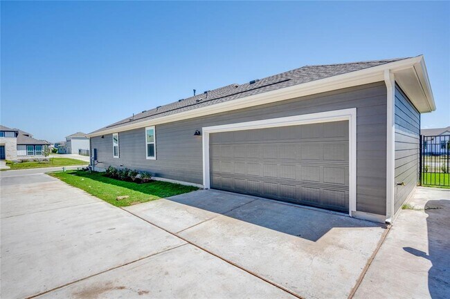 Building Photo - 8812 Bestride Bend