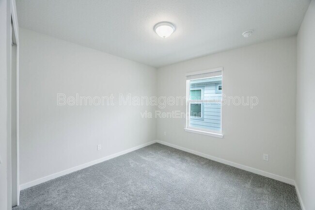 Building Photo - 6107 Wooded Brush Aly