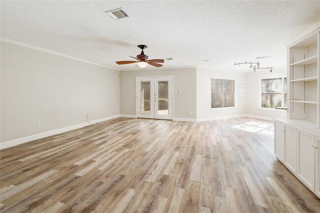 Building Photo - 10905 Claywood Dr
