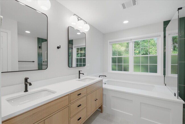 Building Photo - Spacious Broadlands Home Backing to Nature with Expansive Outdoor Living