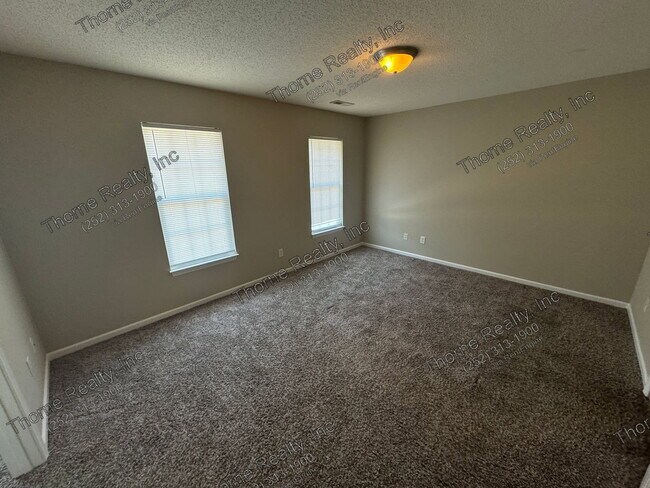 Building Photo - 2256 Sherwood Ave