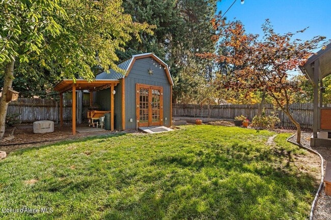 Building Photo - Great CDA Location!