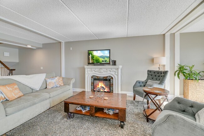 Building Photo - 7 Cliffside Dr