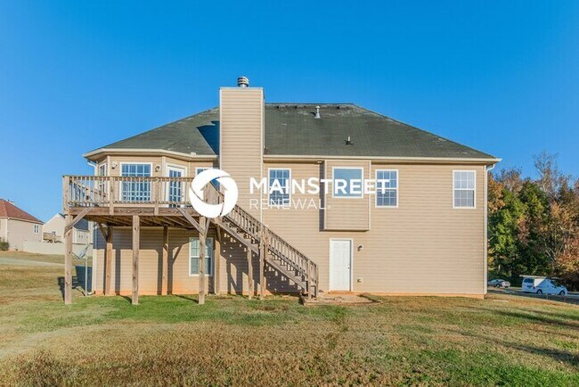 Building Photo - 3 Bedroom Pet-Friendly Home in Douglasville, GA with Main Street Renewal