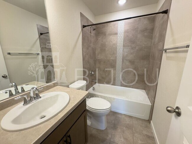 Building Photo - 6933 Bigtooth Maple Dr