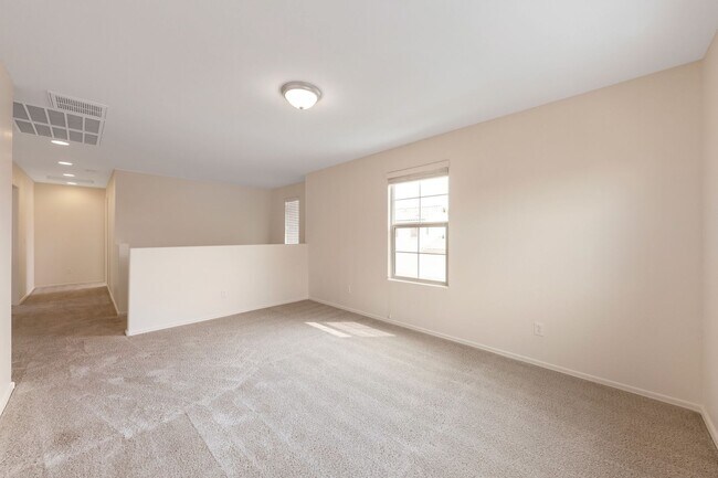 Building Photo - Charming 4 bedroom 3 bath Home in Gilbert!