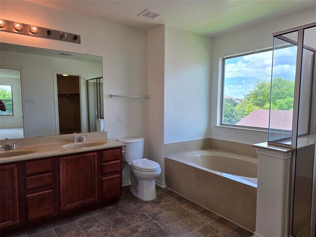 Building Photo - 160 Mistletoe Ln