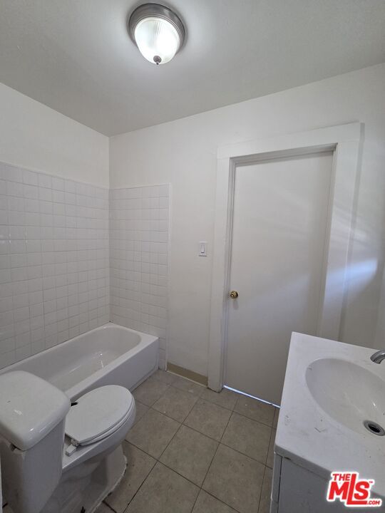 Building Photo - 1216 W 77th St