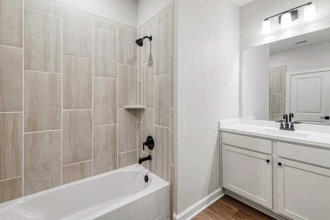 Building Photo - 15650 Honey Cv Dr