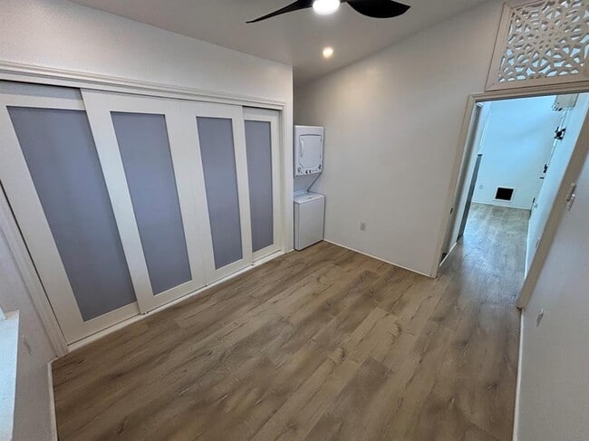 Building Photo - 1002 Spanish Oak Trail