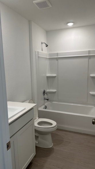 Building Photo - 2037 Belgian Dr