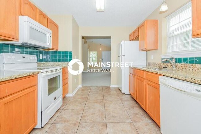 Building Photo - 3 Bedroom Pet-Friendly Home in Indianapolis, IN with Main Street Renewal