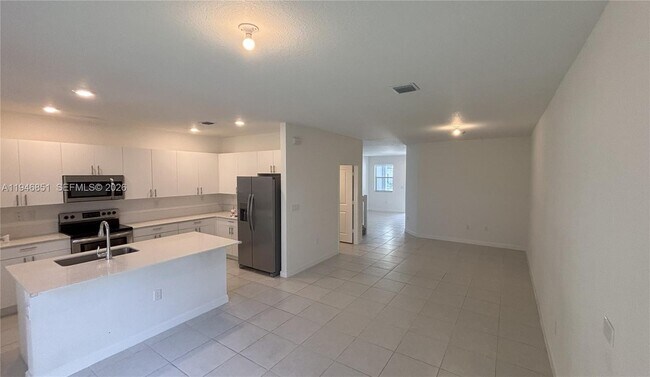 Building Photo - 2622 SE 10th St