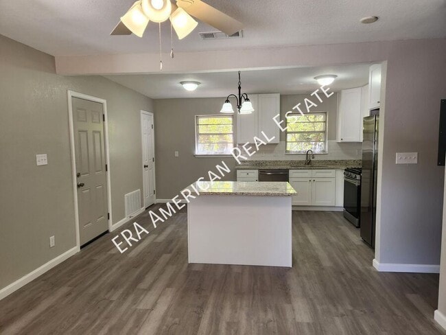 Building Photo - 503 W Griffith Ave