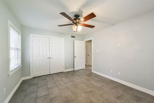 Building Photo - 4702 Maple St