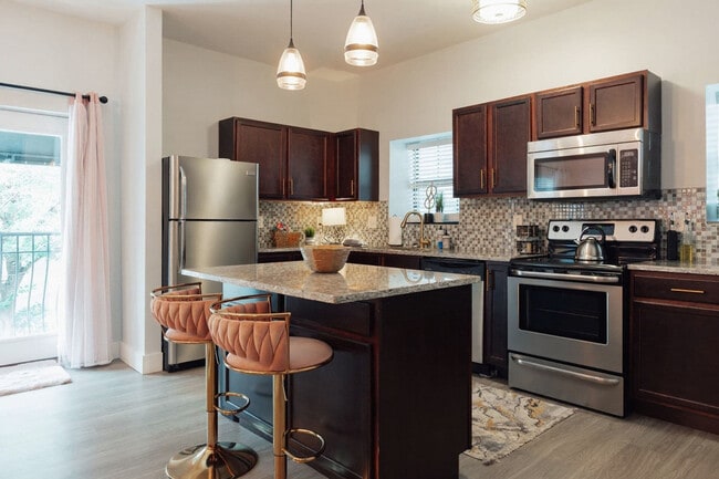 Building Photo - 202 E Main St