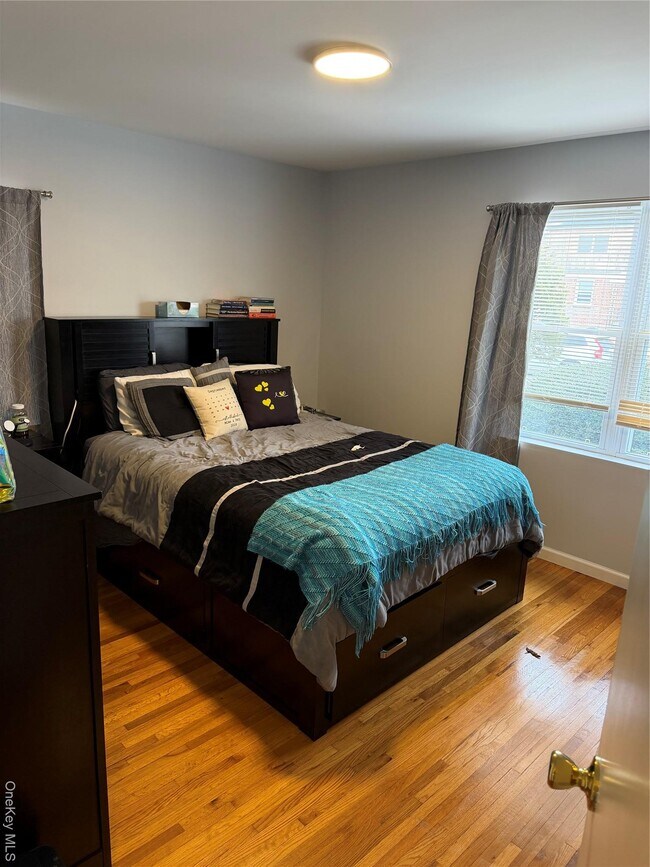 Building Photo - 222 Colonial Ave