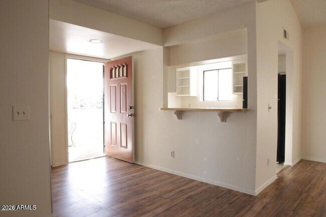 Building Photo - 850 S River Dr