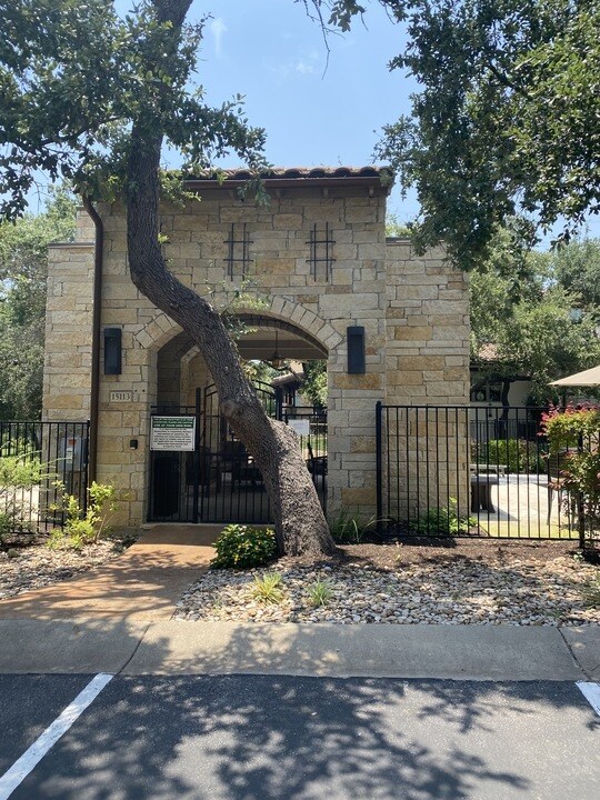 Building Photo - 4312 Falcon Head Nest Dr
