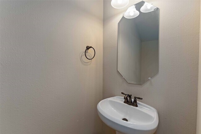 Building Photo - 2814 Palm Harbour Dr