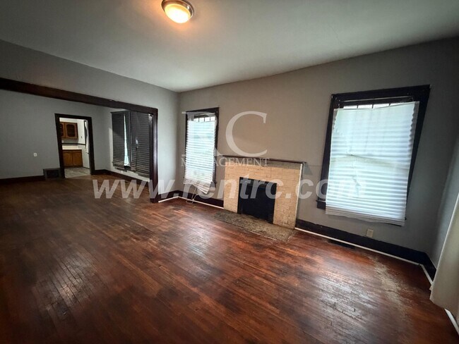 Building Photo - 619 Harmon-