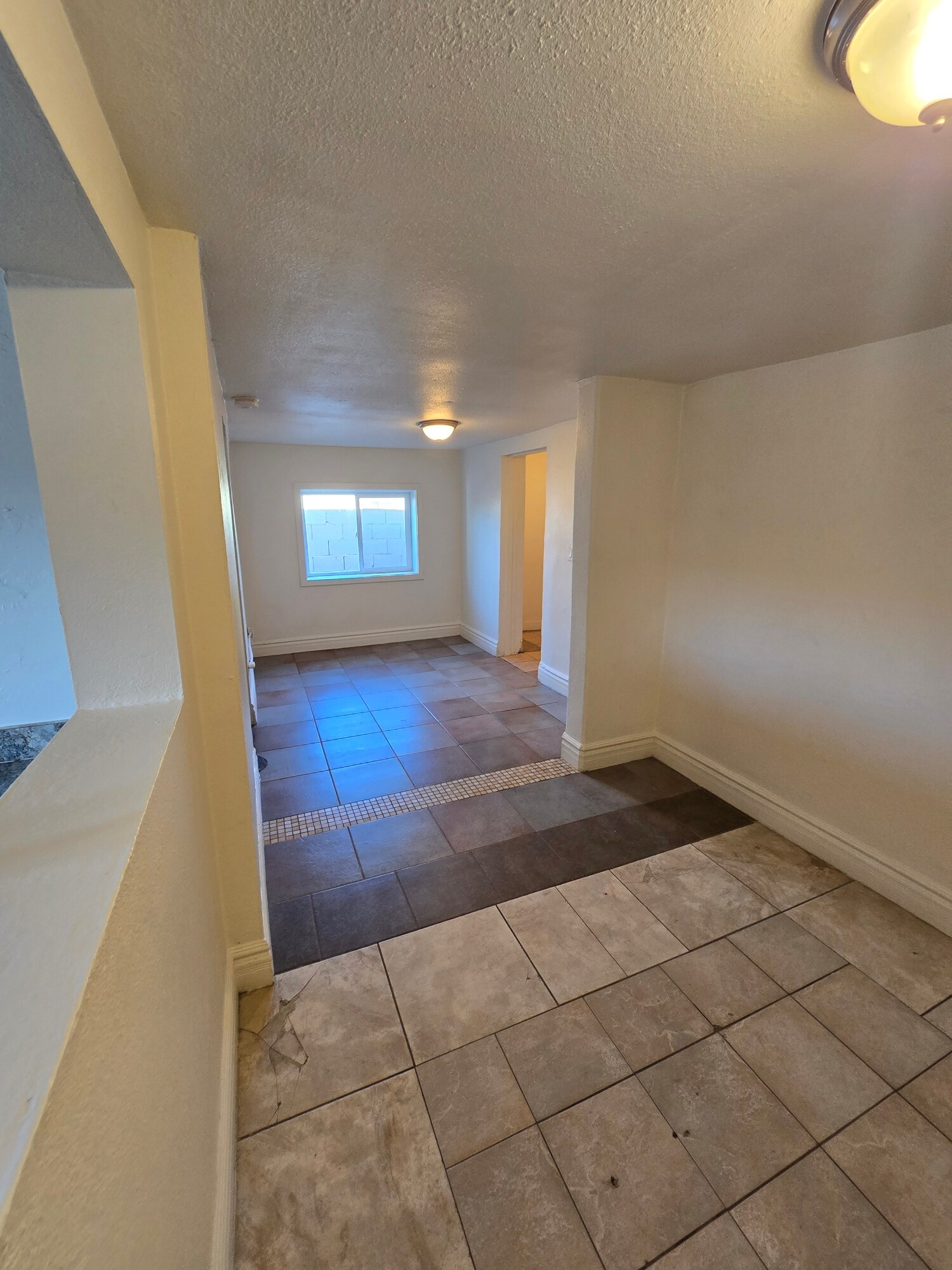 Building Photo - 713 W Pima St