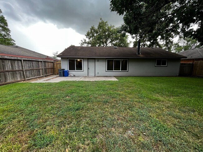 Building Photo - 6223 Brookgate Dr