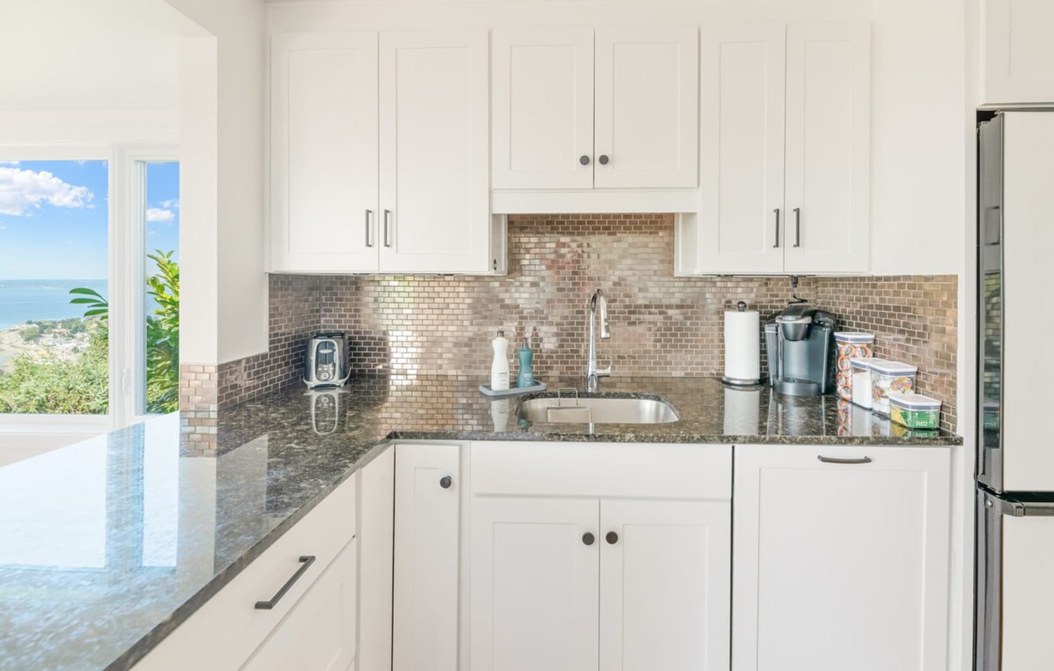 Building Photo - 4091 Hillcrest Ave SW