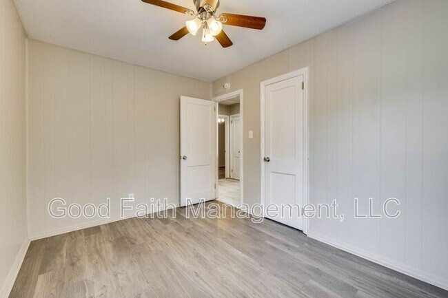 Building Photo - 1813 Alder Dr